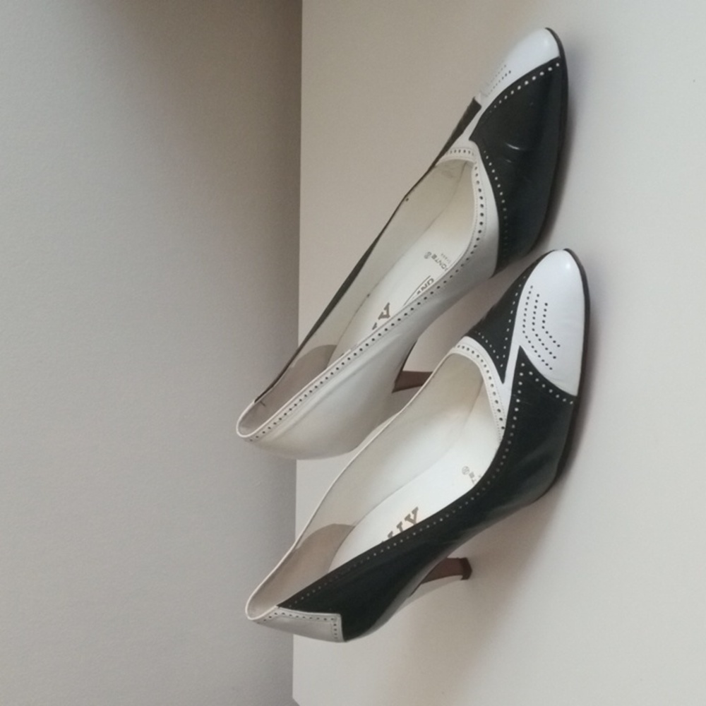 👠🇨🇭 Bally Leather Heels | Made in Switzerland | Black & White | Size 10